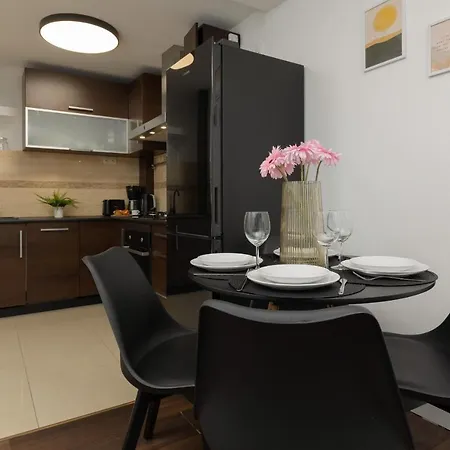 Apartman Family Near Pge Narodowy By Renters Varsó